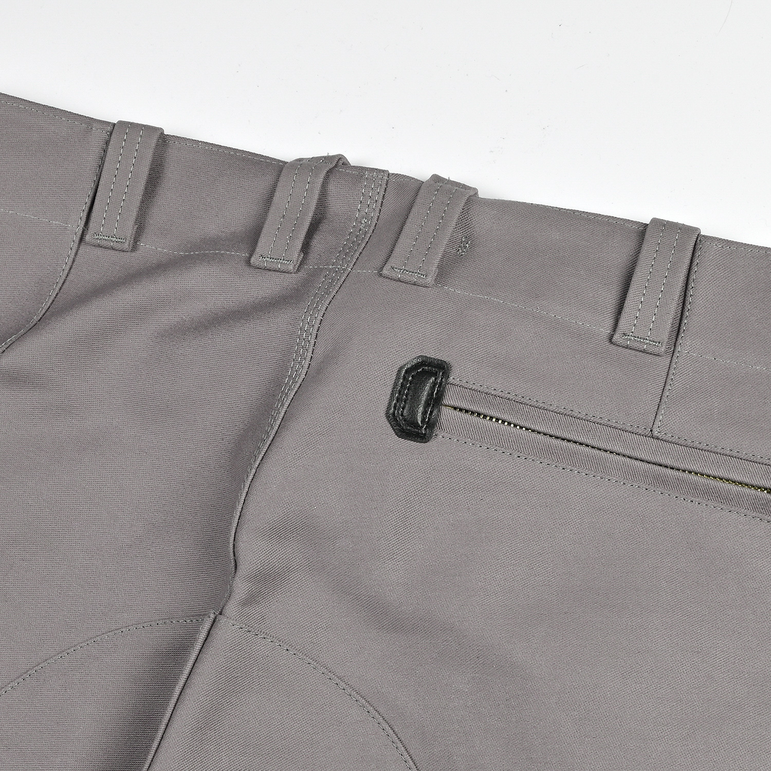 Reißverschlüss an der Gesäßtasche